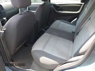 2005 Ford Escape XLS с VIN 1FMCU92Z25KD15083, выставлен на аукционе IAAI как лот 42388015 с пробегом 198 975 миль миль и . История ставок и продаж доступна на DreamBid. Изображение 8.