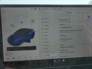 2022 Tesla Model Y Performance z VIN 7SAYGDEF6NF337710, wystawiony jako Copart lot #60200985 z przebiegiem 101 168 mil mil oraz Szkoda całkowita • Salvage title. Historia ofert i sprzedaży dostępna na DreamBid. Obrazek 9.