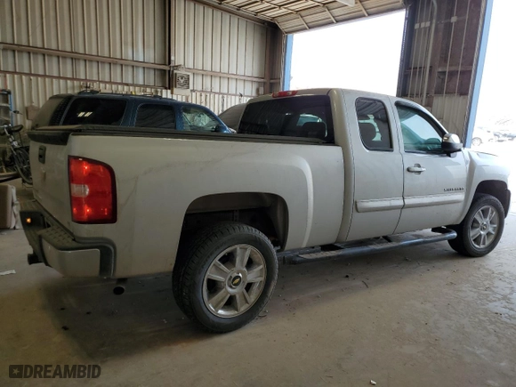 2012 Chevrolet Silverado 1500 LT with VIN 1GCRCSE09CZ149316, listed as a Copart auction lot 51172165 with 142,571 mi miles and Salvage Title. Bid and sale history available at carsss.com. Image 3.