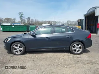2012 Volvo S60 T5 z VIN YV1622FS4C2144565, wystawiony jako IAAI lot #42114176 z przebiegiem 143 788 mil mil oraz . Historia ofert i sprzedaży dostępna na DreamBid. Obrazek 14.