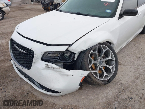 2018 Chrysler 300 Touring L z VIN 2C3CCAAG5JH320468, wystawiony jako IAAI lot #42129913 z przebiegiem 188 134 mil mil oraz . Historia ofert i sprzedaży dostępna na DreamBid. Obrazek 6.