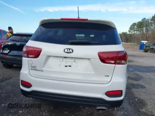 2020 Kia Sorento LX V6 with VIN 5XYPGDA59LG620680, listed as a IAAI auction lot 41452415 with 107,752 mi miles. Bid and sale history available at carsss.com. Image 17.