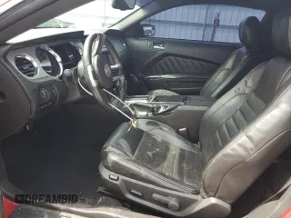 2010 Ford Mustang V6 with VIN 1ZVBP8AN1A5131923, listed as a Copart auction lot 53170985 with 170,449 mi miles and Salvage Title. Bid and sale history available at DreamBid. Image 7.