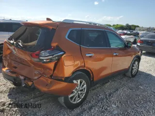 2017 Nissan Rogue SV z VIN 5N1AT2MN9HC761869, wystawiony jako Copart lot #57782335 z przebiegiem 76 896 mil mil oraz Szkoda całkowita • Salvage title. Historia ofert i sprzedaży dostępna na DreamBid. Obrazek 3.