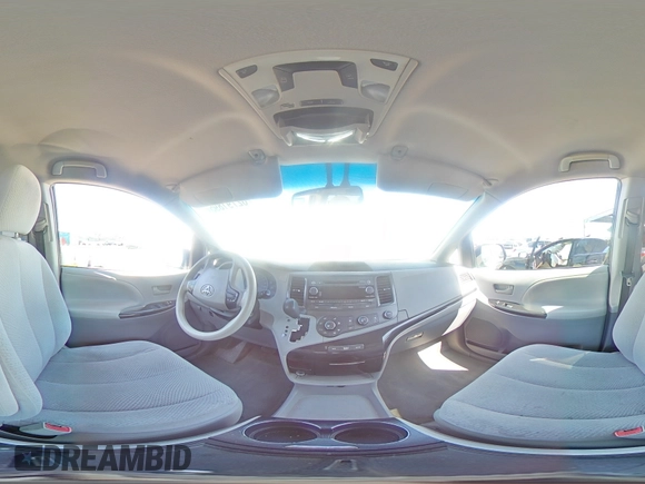 2012 Toyota Sienna LE AAS z VIN 5TDKK3DC8CS241301, wystawiony jako Copart lot #62791895 z przebiegiem 167 439 mil mil oraz Szkoda całkowita • Salvage title. Historia ofert i sprzedaży dostępna na DreamBid. Obrazek 15.