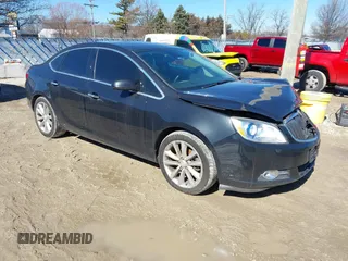 2013 Buick Verano Group z VIN 1G4PS5SKXD4171613, wystawiony jako IAAI lot #41740331 z przebiegiem 91 384 mil mil oraz . Historia ofert i sprzedaży dostępna na DreamBid. Obrazek 1.