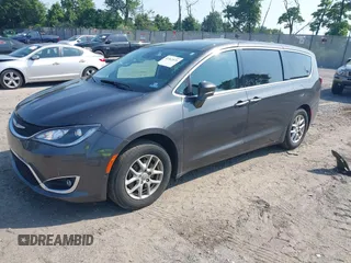 2020 Chrysler Pacifica Touring with VIN 2C4RC1FG6LR120775, listed as a IAAI auction lot 42562876 with 119,853 mi miles and . Bid and sale history available at DreamBid. Image 18.