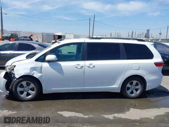 2015 Toyota Sienna LE AAS с VIN 5TDKK3DC6FS574942, выставлен на аукционе IAAI как лот 42336507 с пробегом 58 323 миль миль и . История ставок и продаж доступна на DreamBid. Изображение 14.
