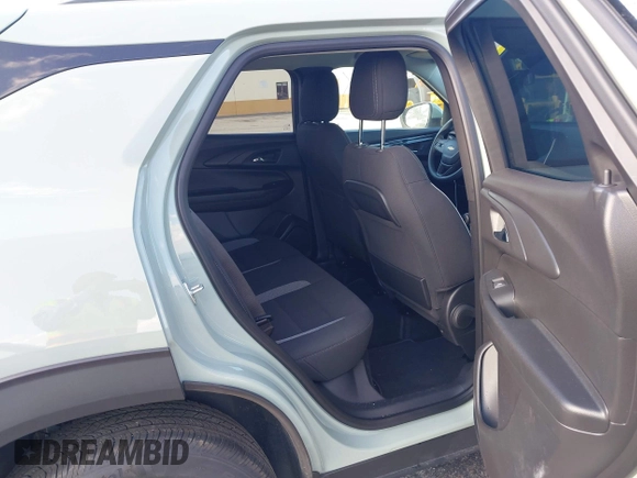 2025 Chevrolet TrailBlazer LT with VIN KL79MRSL4SB153802, listed as a IAAI auction lot 42099143 with 2,110 mi miles. Bid and sale history available at carsss.com. Image 8.
