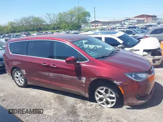 2020 Chrysler Pacifica Touring with VIN 2C4RC1FG5LR104163, listed as a IAAI auction lot 42018070 with 188,386 mi miles and . Bid and sale history available at DreamBid. Image 13.