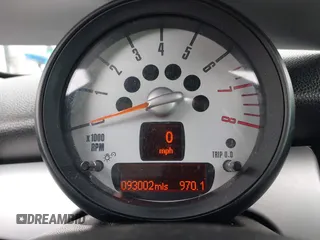 2013 MINI Hardtop with VIN WMWSU3C51DT687156, listed as a IAAI auction lot 42750063 with 93,002 mi miles and . Bid and sale history available at DreamBid. Image 7.