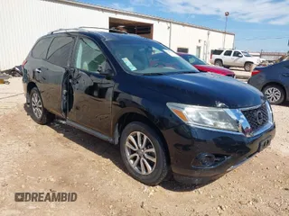2013 Nissan Pathfinder SV with VIN 5N1AR2MN7DC677896, listed as a IAAI auction lot 41489071 with 137,161 mi miles. Bid and sale history available at carsss.com. Image 1.