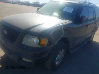 2006 Ford Expedition Limited with VIN 1FMFU195X6LA87797, listed as a IAAI auction lot 41496625 with 207,737 mi miles. Bid and sale history available at carsss.com. Image 2.