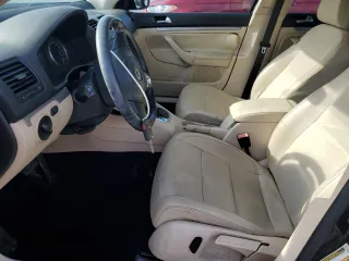 2010 Volkswagen Jetta Limited Edition z VIN 3VWAX7AJ7AM157665, wystawiony jako Copart lot #57994085 z przebiegiem 115 108 mil mil oraz Szkoda całkowita • Salvage title. Historia ofert i sprzedaży dostępna na DreamBid. Obrazek 7.