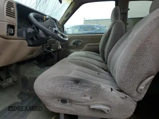 1996 GMC Sierra 1500 with VIN 2GTEC19W5T1518141, listed as a Copart auction lot 51842195 with 351,759 mi miles and Salvage Title. Bid and sale history available at DreamBid. Image 7.