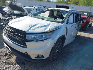 2016 Toyota Highlander XLE z VIN 5TDKKRFH9GS172801, wystawiony jako IAAI lot #41977342 z przebiegiem 224 275 mil mil oraz . Historia ofert i sprzedaży dostępna na DreamBid. Obrazek 16.