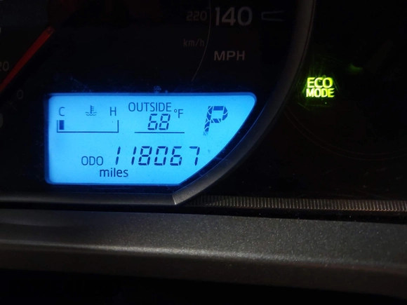 2013 Toyota RAV4 XLE with VIN JTMRFREV1DD023137, listed as a IAAI auction lot 42548440 with 118,067 mi miles and . Bid and sale history available at DreamBid. Image 15.