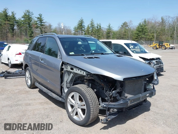 2014 Mercedes-Benz M 350 with VIN 4JGDA5HB4EA371774, listed as a IAAI auction lot 42079843 with 128,448 mi miles and . Bid and sale history available at DreamBid. Image 1.