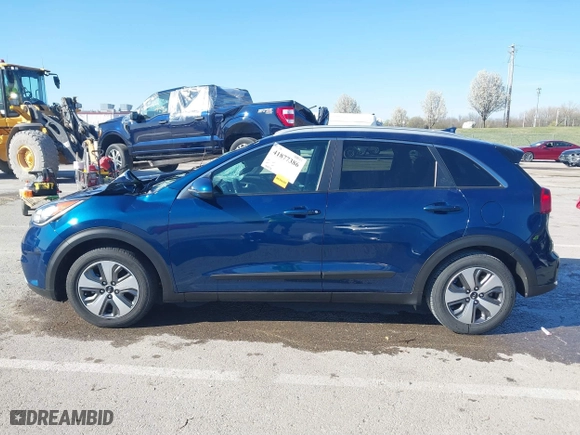 2019 Kia Niro LX with VIN KNDCB3LC3K5256718, listed as a IAAI auction lot 41877386 with 70,373 mi miles. Bid and sale history available at carsss.com. Image 14.