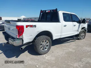 2019 Ford F-250 XL z VIN 1FT7W2B67KEE21553, wystawiony jako IAAI lot #41850136 z przebiegiem 157 012 mil mil oraz . Historia ofert i sprzedaży dostępna na DreamBid. Obrazek 4.