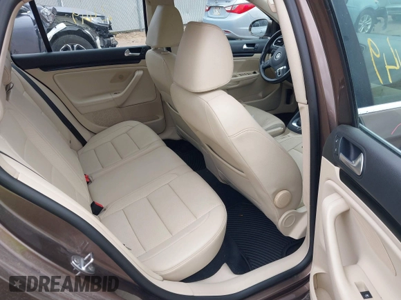 2012 Volkswagen Jetta SportWagen TDI w/Sunroof with VIN 3VWPL7AJ6CM647247, listed as a IAAI auction lot 42042449 with 186,015 mi miles. Bid and sale history available at carsss.com. Image 8.