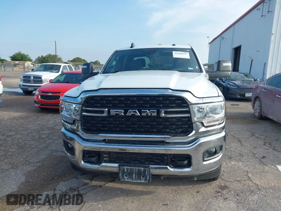 2024 Ram 2500 Big Horn with VIN 3C6UR5DLXRG296296, listed as a IAAI auction lot 42460247 with 56,093 mi miles and . Bid and sale history available at DreamBid. Image 12.