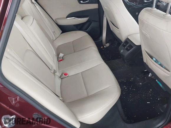 2018 Honda Clarity Plug-In Hybrid Touring with VIN JHMZC5F3XJC005797, listed as a IAAI auction lot 42021622 with 58,307 mi miles. Bid and sale history available at carsss.com. Image 8.