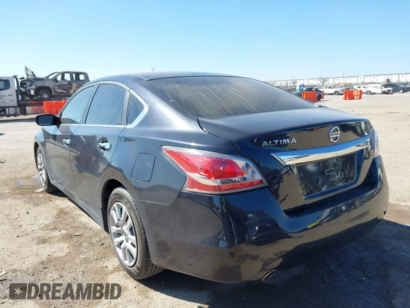 2014 Nissan Altima 2.5 S with VIN 1N4AL3AP3EN390472, listed as a IAAI auction lot 41666494 with 82,619 mi miles. Bid and sale history available at carsss.com. Image 3.