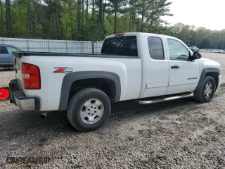 2010 Chevrolet Silverado 1500 LT with VIN 1GCSKSE30AZ127202, listed as a Copart auction lot 53134025 with 113,867 mi miles and Clean Title. Bid and sale history available at carsss.com. Image 3.