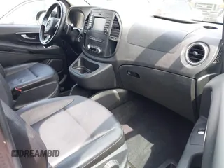 2016 Mercedes-Benz Metris Passenger z VIN WD4PG2EEXG3132028, wystawiony jako IAAI lot #42286567 z przebiegiem 191 063 mil mil oraz . Historia ofert i sprzedaży dostępna na DreamBid. Obrazek 5.