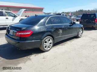 2011 Mercedes-Benz E-Class E 350 Luxury with VIN WDDHF8HB2BA433473, listed as a IAAI auction lot 41968313 with 140,113 mi miles. Bid and sale history available at carsss.com. Image 4.