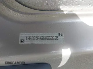 1998 Honda Accord LX z VIN 1HGCG5642WA268665, wystawiony jako IAAI lot #42183420 z przebiegiem 254 417 mil mil oraz . Historia ofert i sprzedaży dostępna na DreamBid. Obrazek 9.