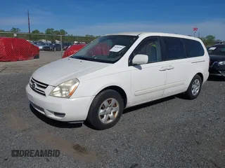 2006 Kia Sedona LX with VIN KNDMB233866052026, listed as a IAAI auction lot 42095980 with 230,320 mi miles. Bid and sale history available at carsss.com. Image 2.