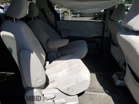2011 Toyota Sienna LE with VIN 5TDJK3DC4BS005853, listed as a Copart auction lot 53582855 with 198,198 mi miles and Salvage Title. Bid and sale history available at carsss.com. Image 12.