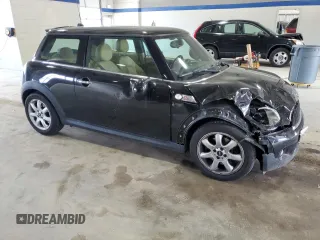 2010 MINI Hardtop S с VIN WMWMF7C55ATX44934, выставлен на аукционе Copart как лот 54049965 с пробегом 66 452 миль миль и Списание • Salvage title. История ставок и продаж доступна на DreamBid. Изображение 4.