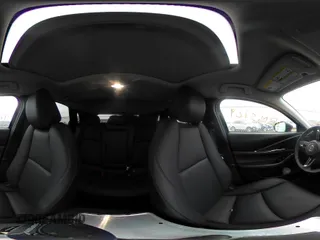 2025 Mazda CX-30 S Carbon Edition z VIN 3MVDMBCM9SM783429, wystawiony jako IAAI lot #42065729 z przebiegiem 4 940 mil mil oraz . Historia ofert i sprzedaży dostępna na DreamBid. Obrazek 18.