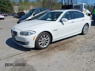 2013 BMW 5 Series 528i xDrive with VIN WBAXH5C50DD108318, listed as a IAAI auction lot 42131197 with 72,119 mi miles. Bid and sale history available at carsss.com. Image 2.