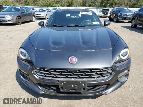 2017 FIAT 124 Spider Lusso z VIN JC1NFAEK0H0128364, wystawiony jako Copart lot #69865014 z przebiegiem 10 208 mil mil oraz Nie do naprawy • Non repairable. Historia ofert i sprzedaży dostępna na DreamBid. Obrazek 5.