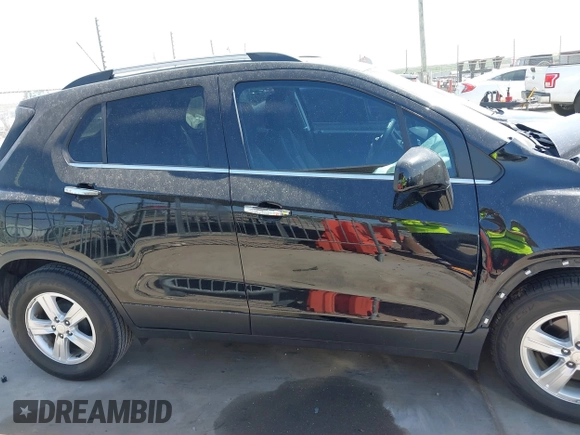 2020 Chevrolet Trax LT with VIN 3GNCJLSB0LL316958, listed as a IAAI auction lot 41786602 with 75,180 mi miles. Bid and sale history available at carsss.com. Image 13.