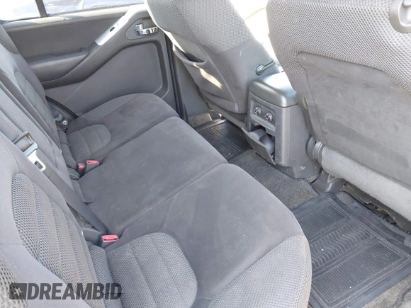 2008 Nissan Pathfinder S z VIN 5N1AR18B08C658137, wystawiony jako IAAI lot #41907576 z przebiegiem 172 586 mil mil oraz . Historia ofert i sprzedaży dostępna na DreamBid. Obrazek 8.