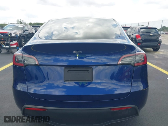 2024 Tesla Model Y с VIN 7SAYGDED8RF015882, выставлен на аукционе IAAI как лот 42202963 с пробегом 10 597 миль миль и . История ставок и продаж доступна на DreamBid. Изображение 16.