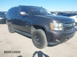 2010 Chevrolet Tahoe LT z VIN 1GNUCBE0XAR107932, wystawiony jako IAAI lot #41687627 z przebiegiem 187 897 mil mil oraz . Historia ofert i sprzedaży dostępna na DreamBid. Obrazek 1.
