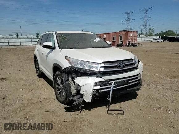 2017 Toyota Highlander XLE z VIN 5TDJZRFH2HS462953, wystawiony jako Copart lot #56287145 z przebiegiem 123 184 mil mil oraz Szkoda całkowita • Salvage title. Historia ofert i sprzedaży dostępna na DreamBid. Obrazek 13.