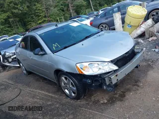 2008 Pontiac G6 GT with VIN 1G2ZH57N484134064, listed as a IAAI auction lot 40221545 with 268,929 mi miles. Bid and sale history available at carsss.com. Image 1.