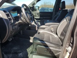 2021 Ram 1500 с VIN NCS107300, выставлен на аукционе Copart как лот 50989205 с пробегом 25 121 миль миль и Списание • Salvage title. История ставок и продаж доступна на DreamBid. Изображение 7.
