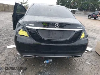 2018 Mercedes-Benz C 300 z VIN WDDWF4KB9JR397046, wystawiony jako IAAI lot #41967797 z przebiegiem 95 463 mil mil oraz . Historia ofert i sprzedaży dostępna na DreamBid. Obrazek 6.