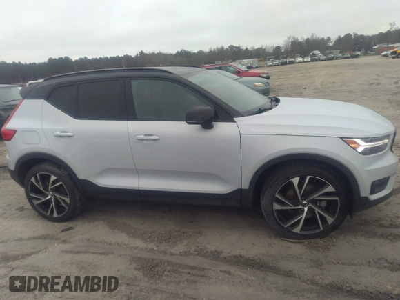 2020 Volvo XC40 R-Design с VIN YV4162UM2L2305405, выставлен на аукционе IAAI как лот 41531111 с пробегом 82 352 миль миль и . История ставок и продаж доступна на DreamBid. Изображение 13.