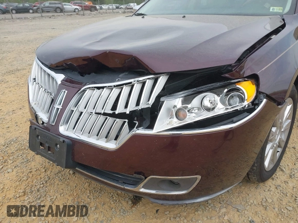 2011 Lincoln MKZ with VIN 3LNHL2GC9BR760237, listed as a IAAI auction lot 42124301 with 100,323 mi miles. Bid and sale history available at carsss.com. Image 6.