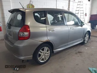 2008 Honda Fit Sport with VIN JHMGD38618S028191, listed as a IAAI auction lot 42064364 with 220,690 mi miles. Bid and sale history available at carsss.com. Image 4.