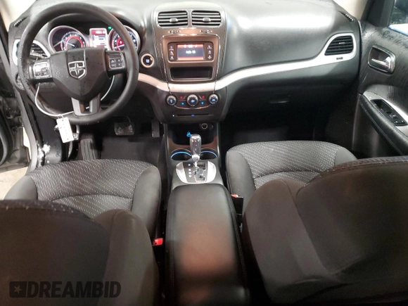 2017 Dodge Journey SE z VIN 3C4PDCAB1HT705098, wystawiony jako Copart lot #44443325 z przebiegiem 112 858 mil mil oraz Czysty tytuł • Clean title. Historia ofert i sprzedaży dostępna na DreamBid. Obrazek 8.